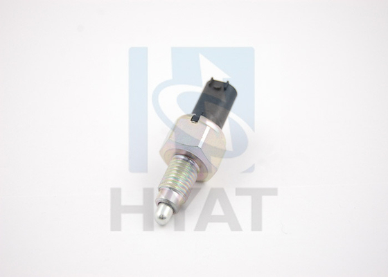 Vehículo MERCEDES - BENZ Interruptor de luz de marcha atrás OE 168 545 00 14 / 168 545 01 14 proveedor