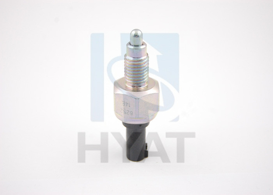 Vehículo MERCEDES - BENZ Interruptor de luz de marcha atrás OE 168 545 00 14 / 168 545 01 14 proveedor